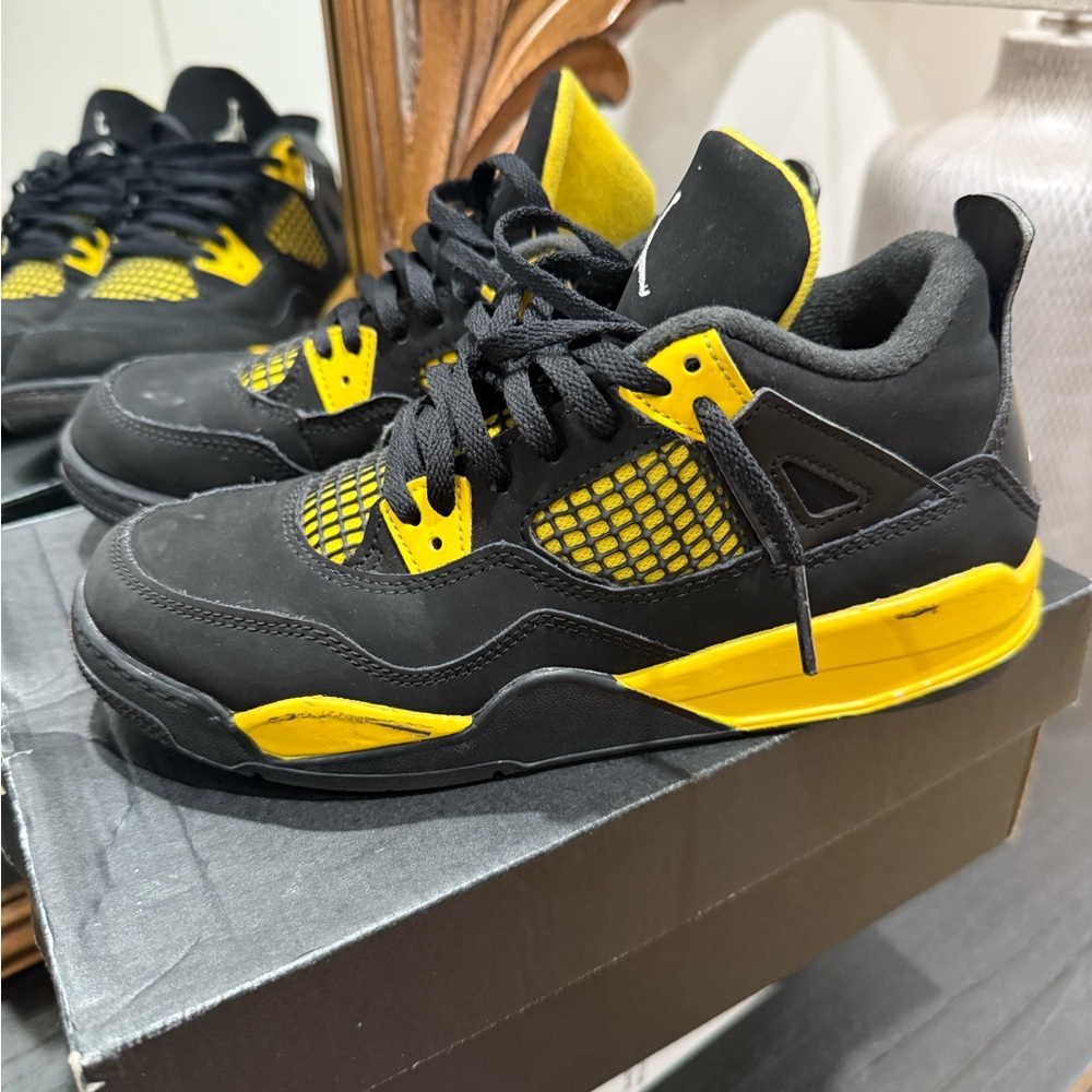 Jordan Kids Black and Yellow Sneakers